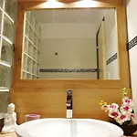 Lejlighedshotel Bellavista A Santa Giulia, Proche De La Et Vue
