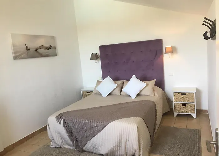 Appart hôtel Bellavista à Santa Giulia, Proche De La Et Vue Porto-Vecchio (Corsica)