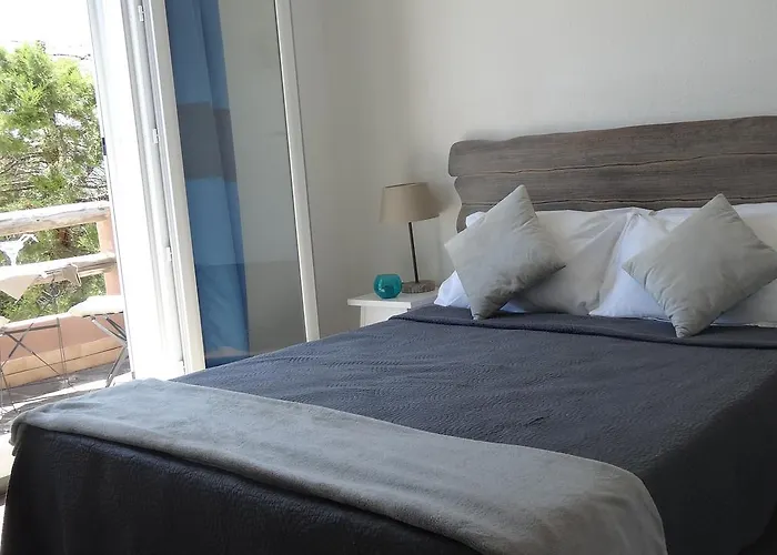 Appart hôtel Bellavista à Santa Giulia, Proche De La Et Vue