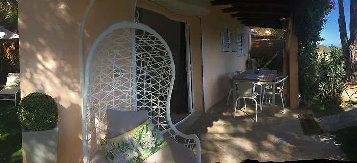 Appart hôtel Bellavista à Santa Giulia, Proche De La Et Vue