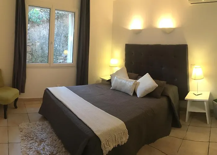 Appart hôtel Bellavista à Santa Giulia, Proche De La Et Vue